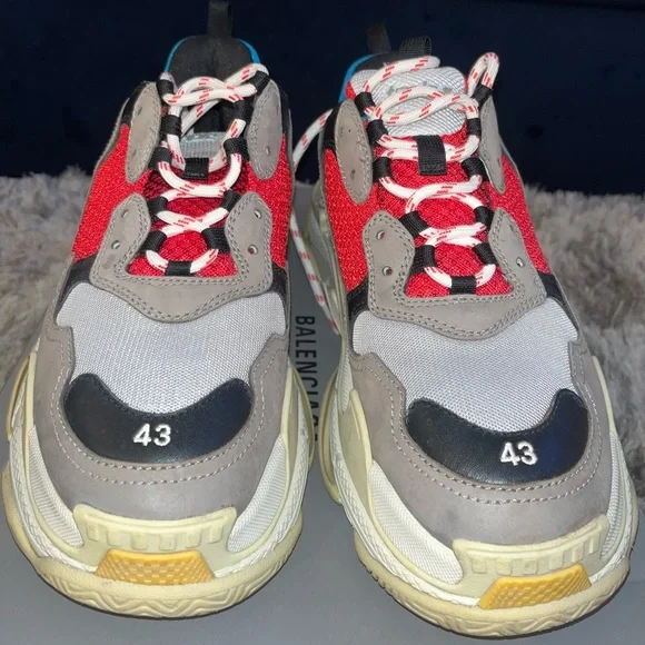 Authentic Balenciaga triple S Size 43= 10 men Great